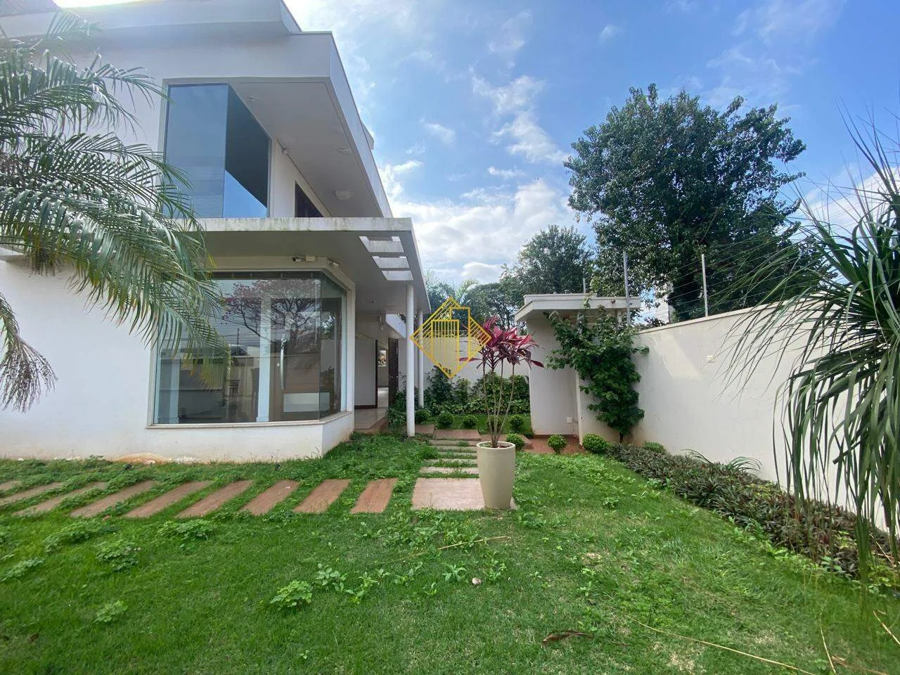 CASA ALTO PADRÃO DISPONIVEL PARA LOCAÇÃO SEMI IMOBILIADA TOLEDO - PARANÁ