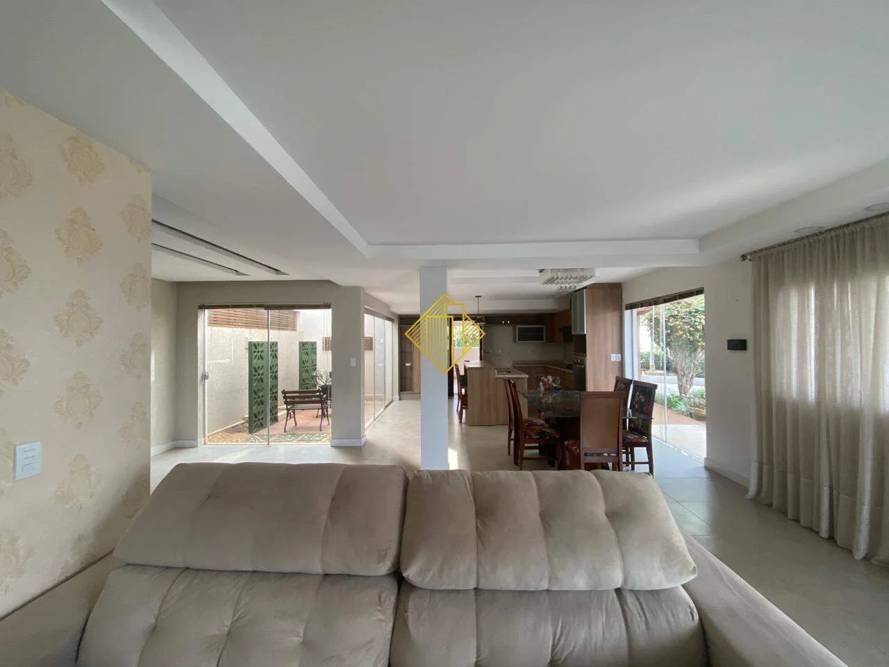 CASA ALTO PADRÃO DISPONIVEL PARA LOCAÇÃO SEMI IMOBILIADA TOLEDO - PARANÁ