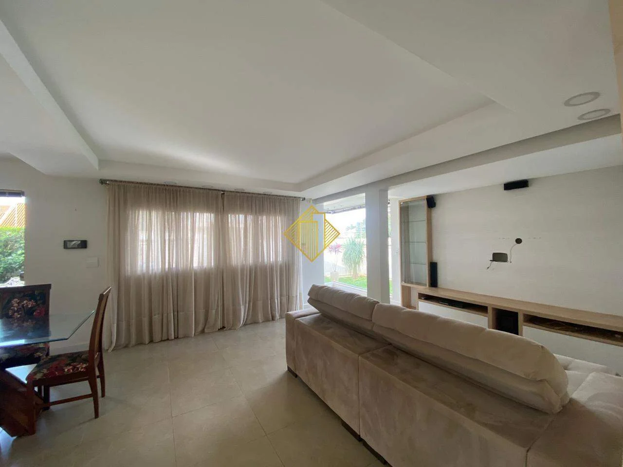 CASA ALTO PADRÃO DISPONIVEL PARA LOCAÇÃO SEMI IMOBILIADA TOLEDO - PARANÁ