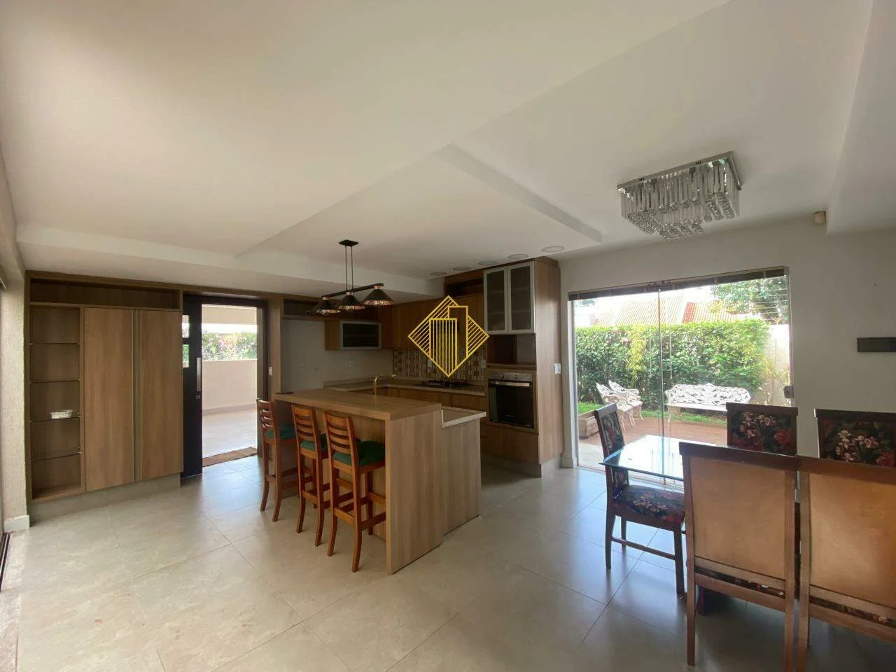CASA ALTO PADRÃO DISPONIVEL PARA LOCAÇÃO SEMI IMOBILIADA TOLEDO - PARANÁ