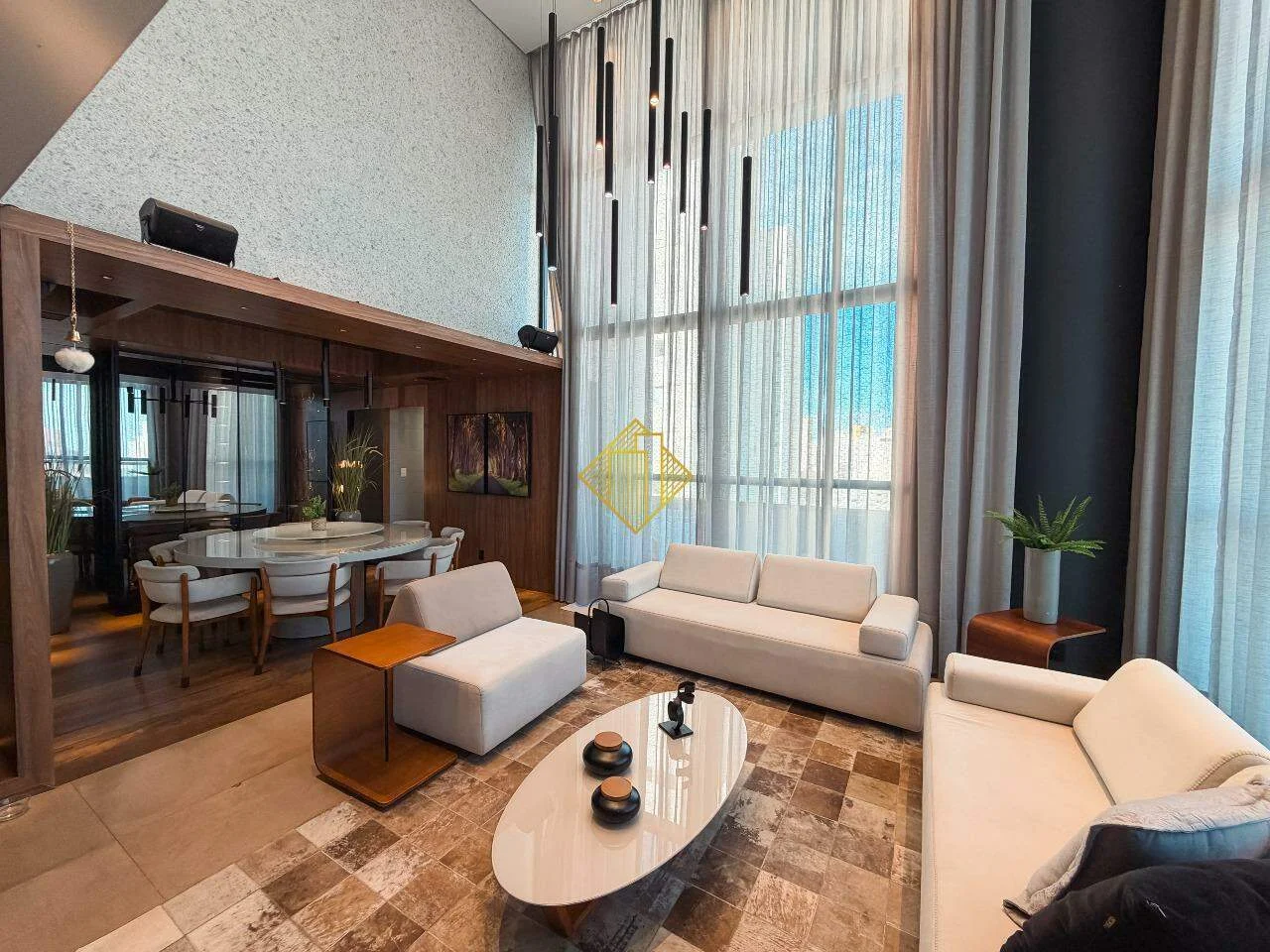 Cobertura duplex toda mobilhada com 275 m², no Residencial Modigliani, no Centro de Cascavel