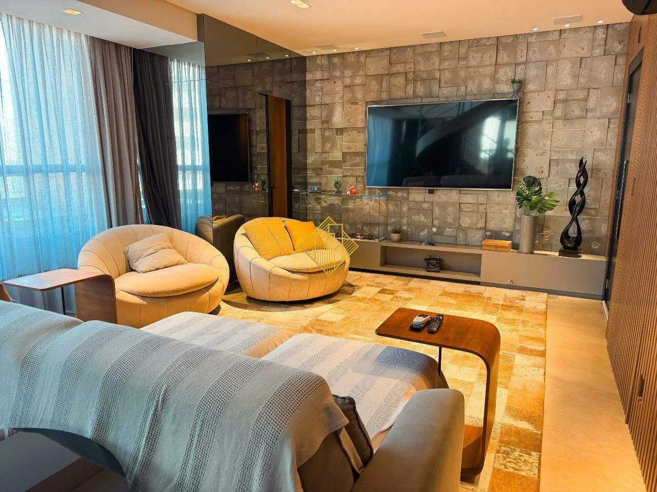 Cobertura duplex toda mobilhada com 275 m², no Residencial Modigliani, no Centro de Cascavel
