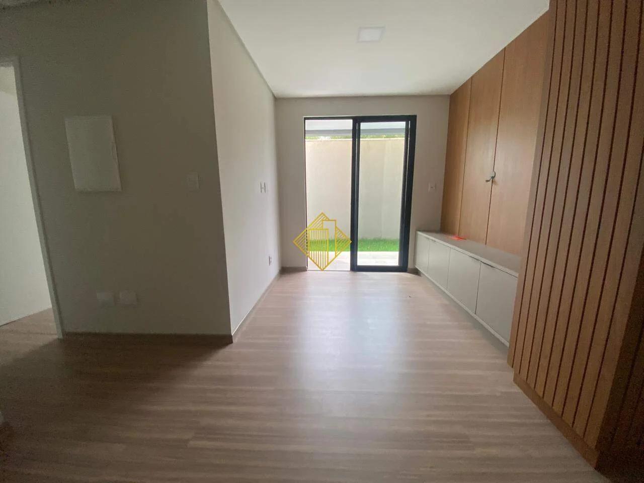 APARTAMENTO TÉRREO E GARDEM COM DOIS QUARTOS PARA LOCAÇÃO NO BAIRRO TOCANTINS - TOLEDO/PARANÁ