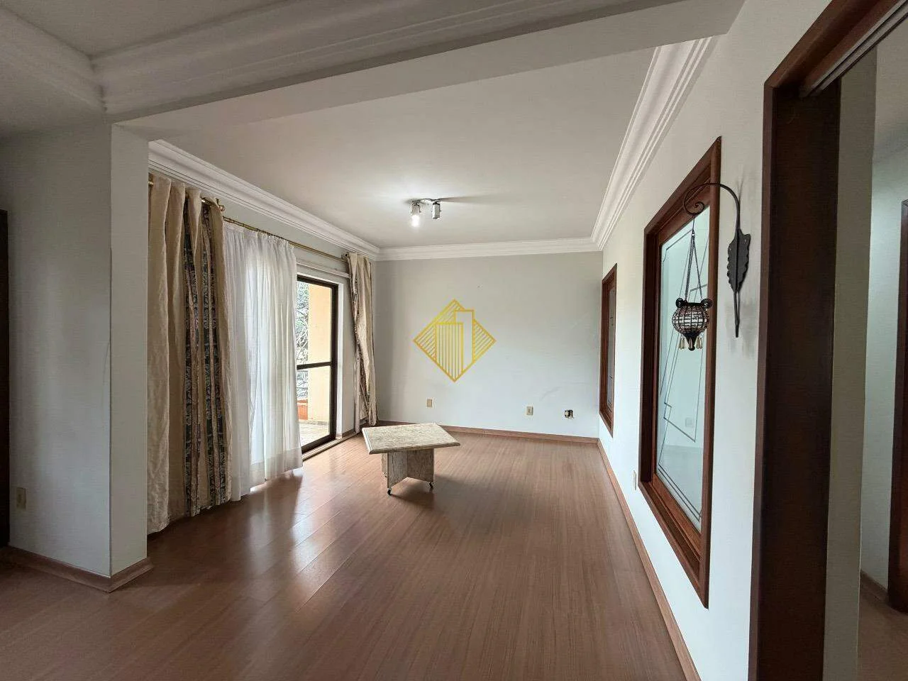Ponto comercial à venda, 3 quartos, 1 suíte, 3 vagas, Centro - Cascavel/PR