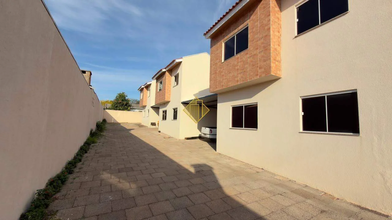 Sobrado em Condomínio no bairro Floresta em Cascavel-PR.