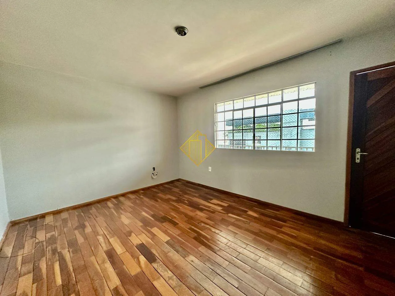 Sobrado para aluguel, 4 quartos, 1 suíte, 4 vagas, Santa Cruz - Cascavel/PR
