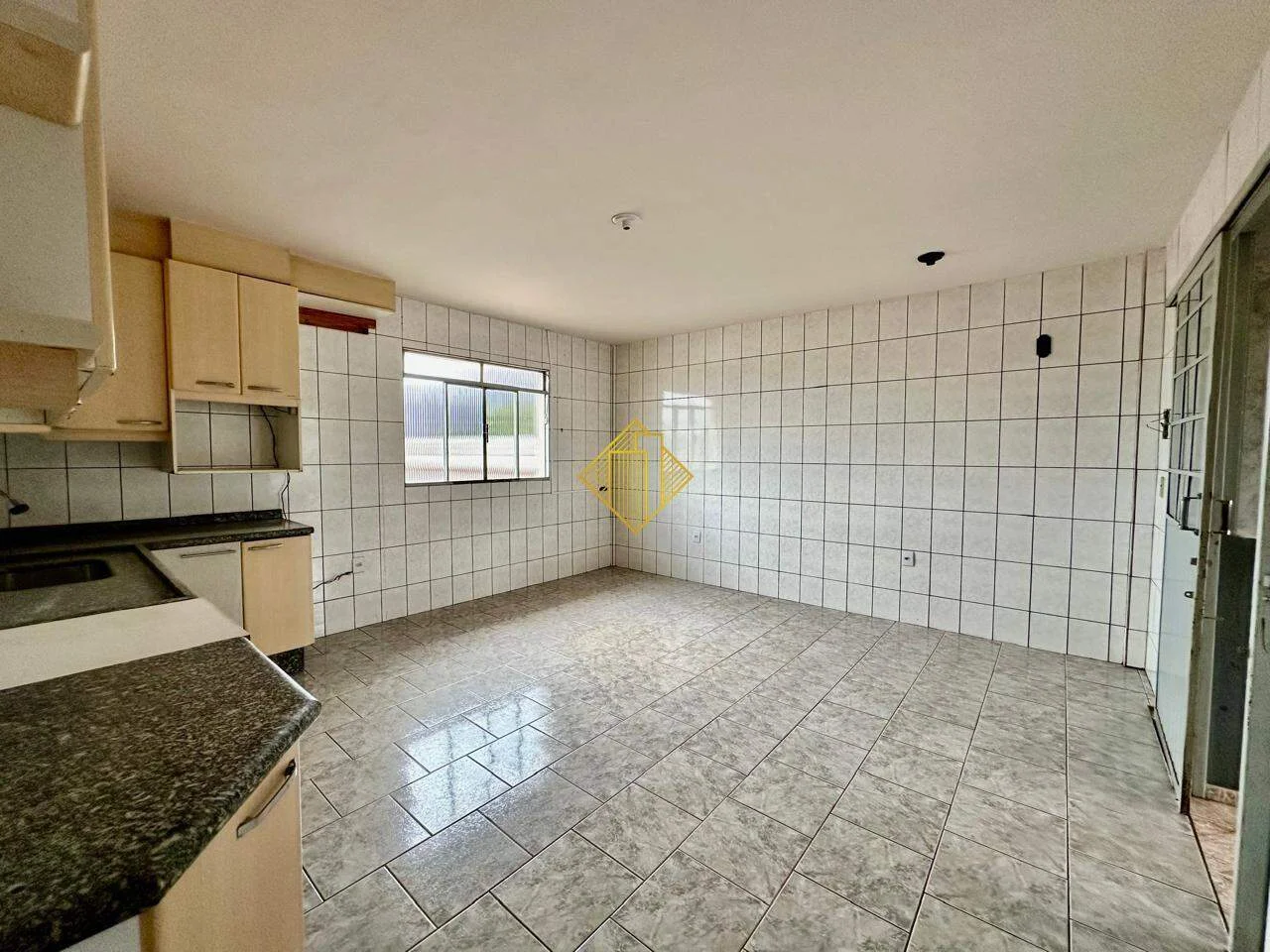 Sobrado para aluguel, 4 quartos, 1 suíte, 4 vagas, Santa Cruz - Cascavel/PR