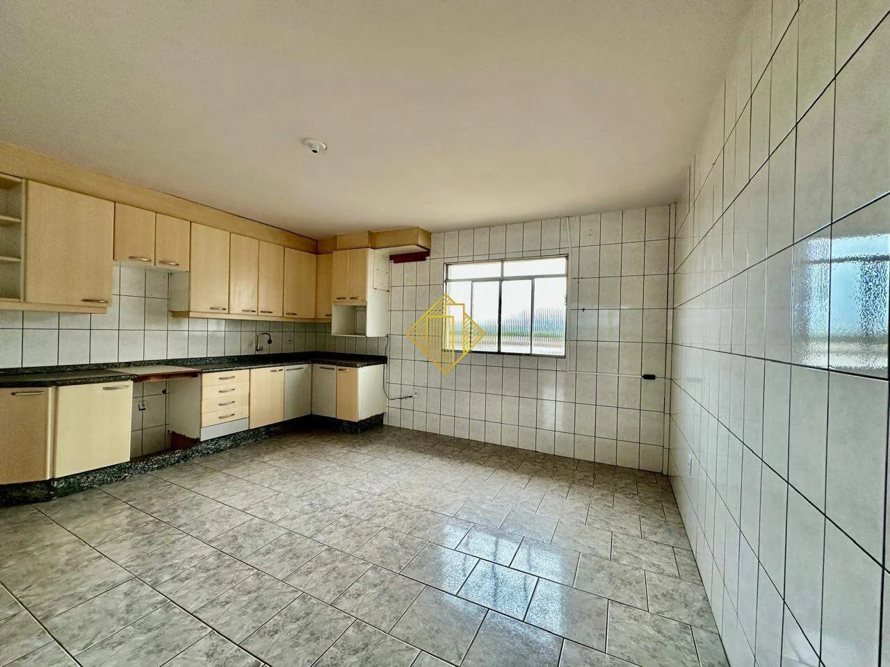 Sobrado para aluguel, 4 quartos, 1 suíte, 4 vagas, Santa Cruz - Cascavel/PR