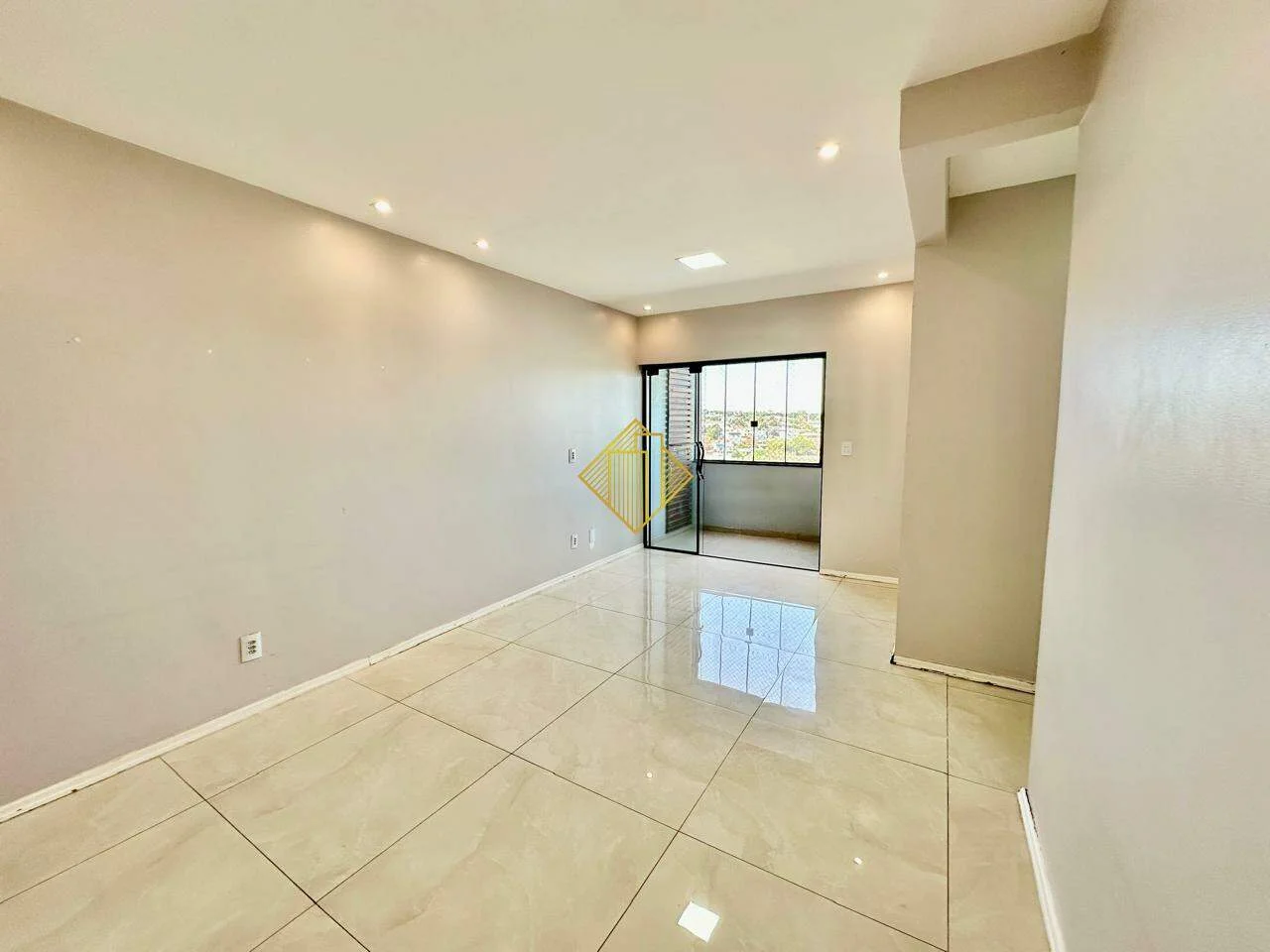 Apartamento para aluguel, 3 quartos, 1 suíte, 2 vagas, Neva - Cascavel/PR