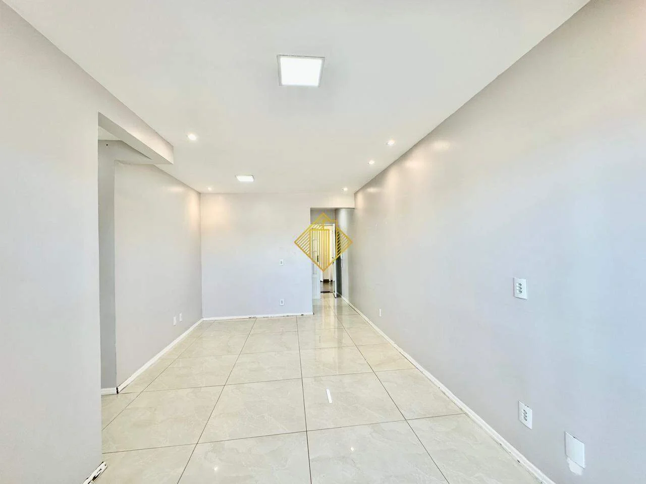 Apartamento para aluguel, 3 quartos, 1 suíte, 2 vagas, Neva - Cascavel/PR