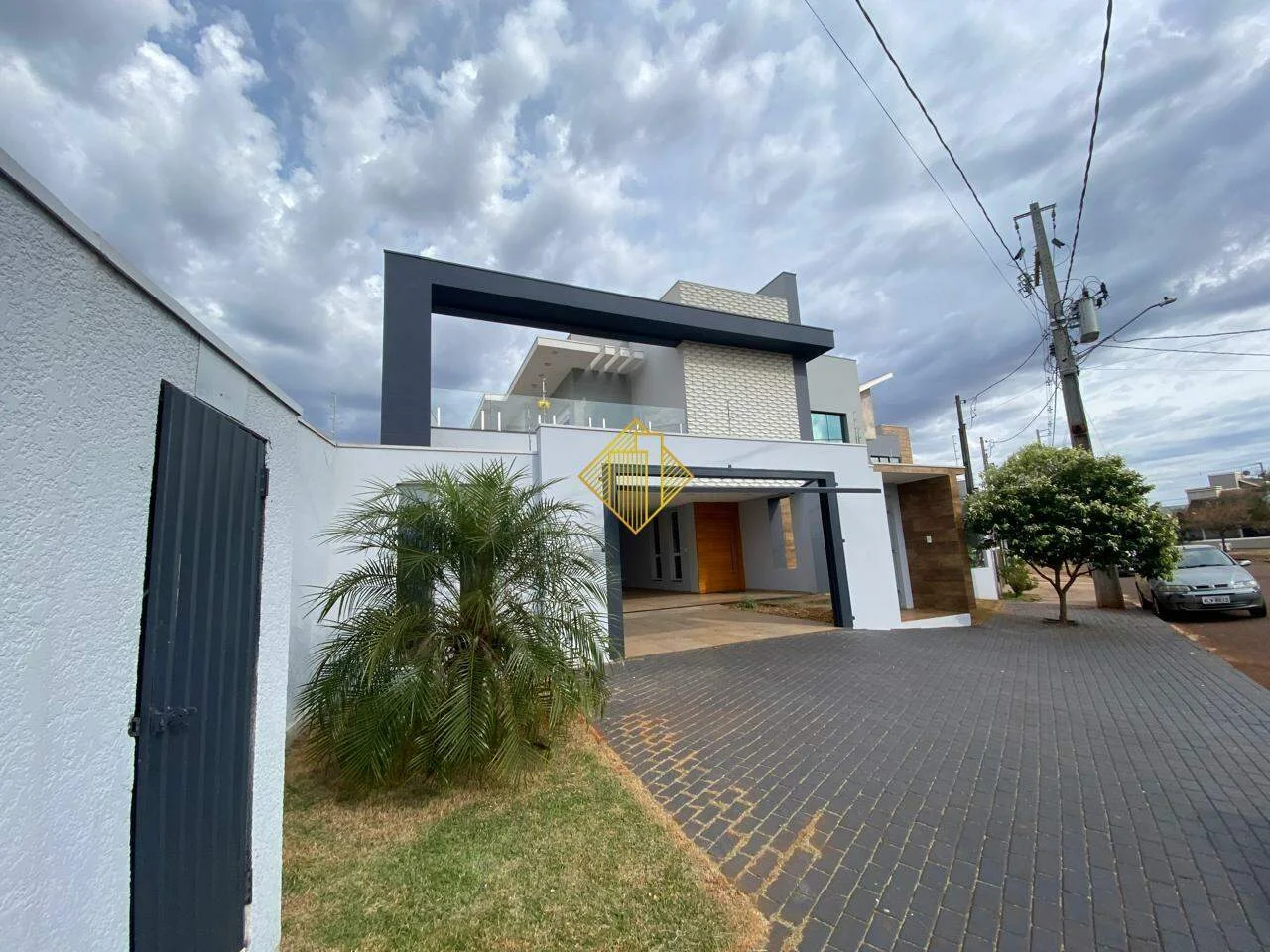 CASA ALTO PADRÃO COM PISCINA DISPONIVEL PARA LOCAÇÃO SEMI IMOBILIADA TOLEDO - PARANÁ