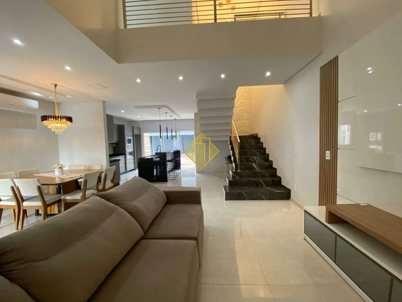 CASA ALTO PADRÃO COM PISCINA DISPONIVEL PARA LOCAÇÃO SEMI IMOBILIADA TOLEDO - PARANÁ