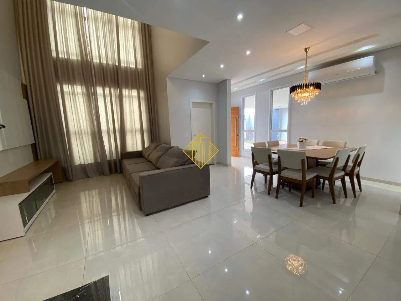 CASA ALTO PADRÃO COM PISCINA DISPONIVEL PARA LOCAÇÃO SEMI IMOBILIADA TOLEDO - PARANÁ