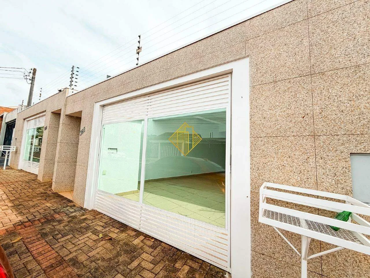Sobrado à venda, 3 quartos, 1 suíte, 2 vagas, Parque Verde - Cascavel/PR