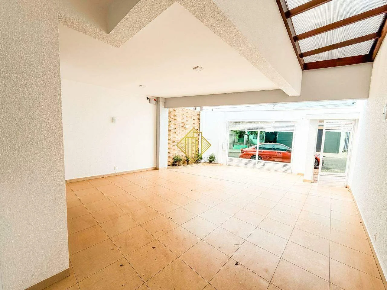 Sobrado à venda, 3 quartos, 1 suíte, 2 vagas, Parque Verde - Cascavel/PR