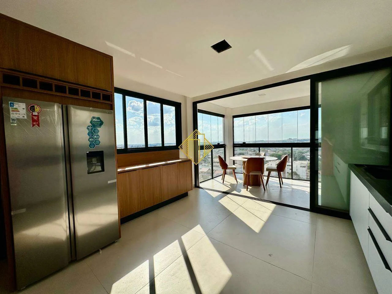 Apartamento para aluguel, 4 quartos, 4 suítes, 4 vagas, Centro - Cascavel/PR