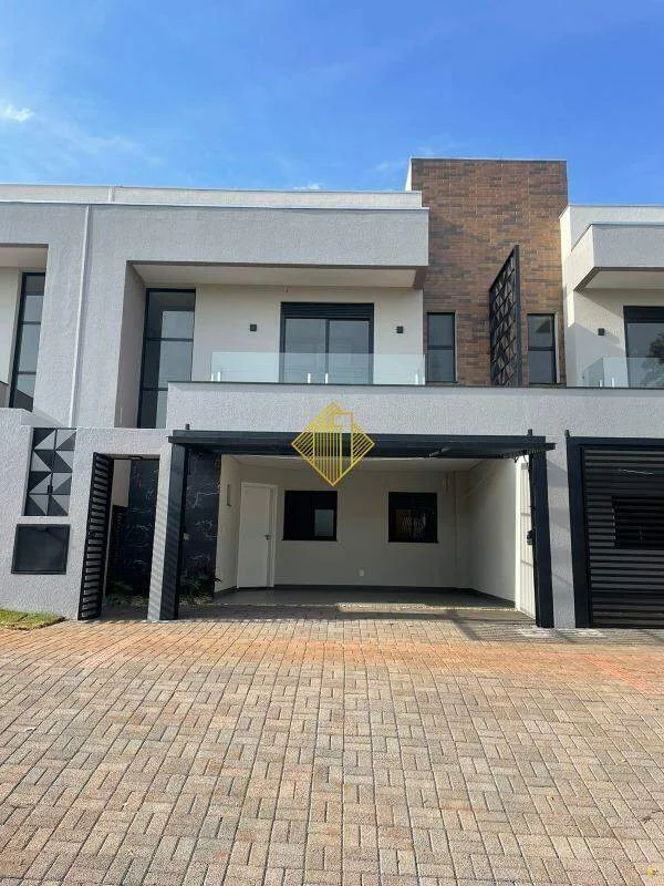 Sobrado à venda, 2 quartos, 1 suíte, 2 vagas, Country - Cascavel/PR