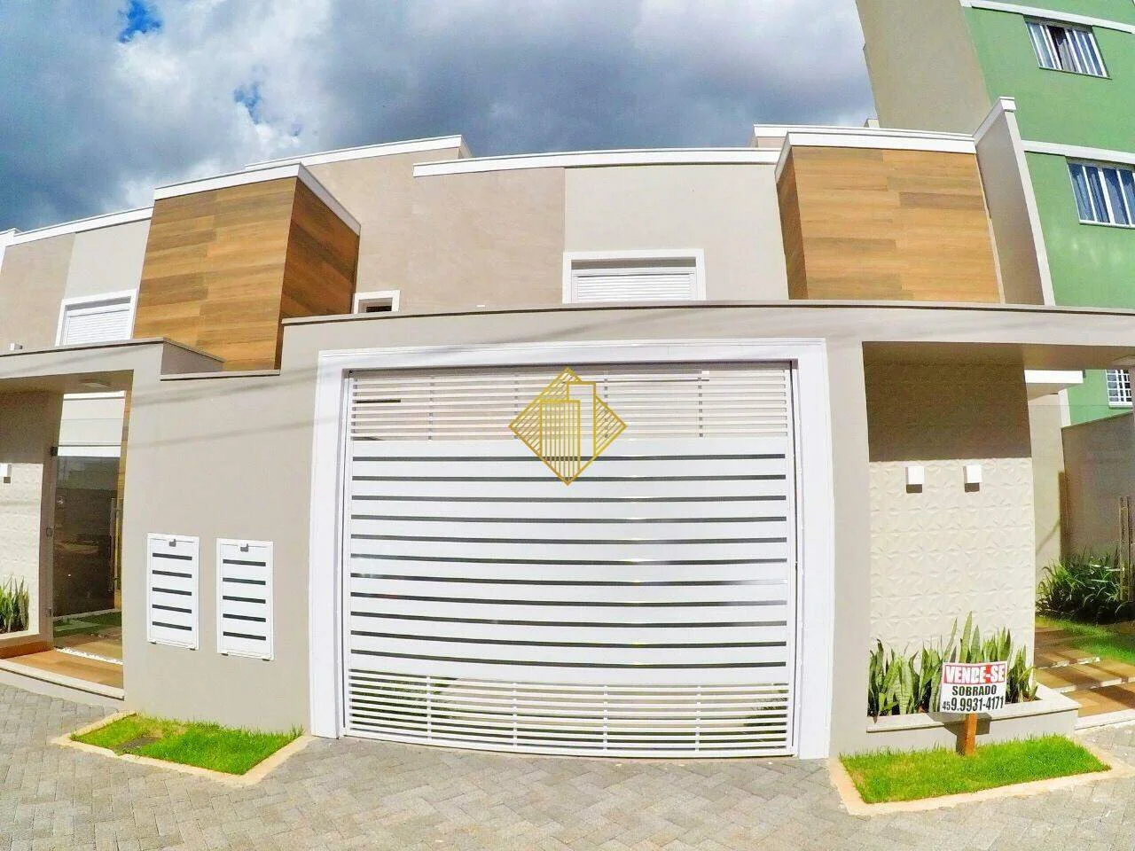 Sobrado à venda, 2 quartos, 1 suíte, 2 vagas, Tocantins - Toledo/PR