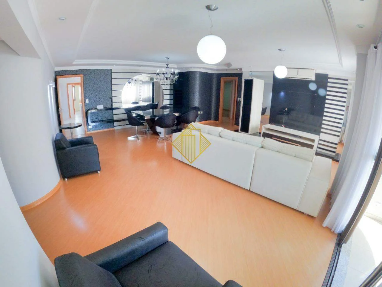 Apartamento à venda, 2 quartos, 1 suíte, 2 vagas, Centro - Cascavel/PR
