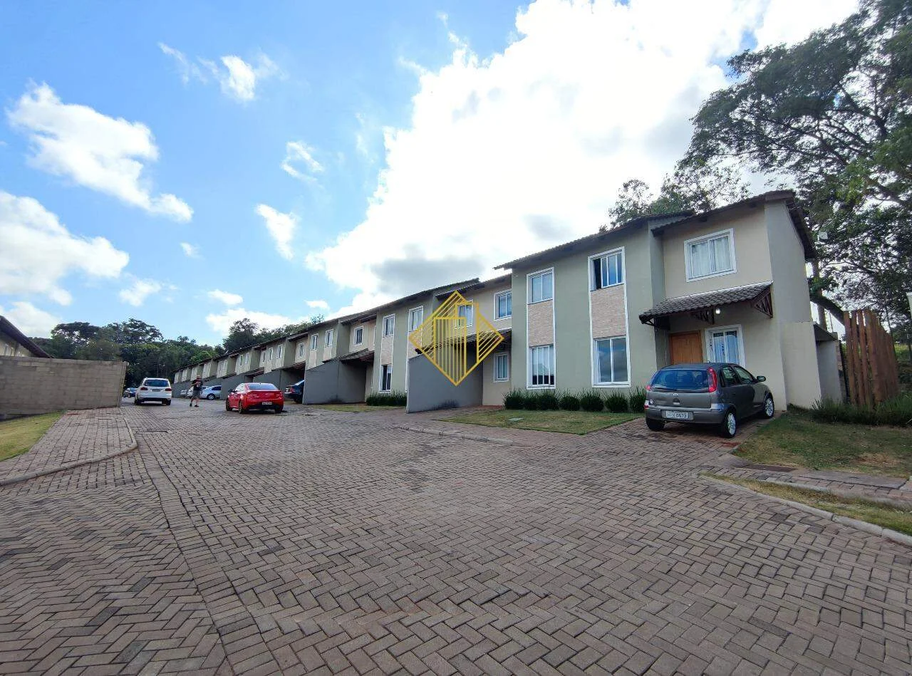 SOBRADO EM CONDOMÍNIO FECHADO NO JARDIM ALVORADA