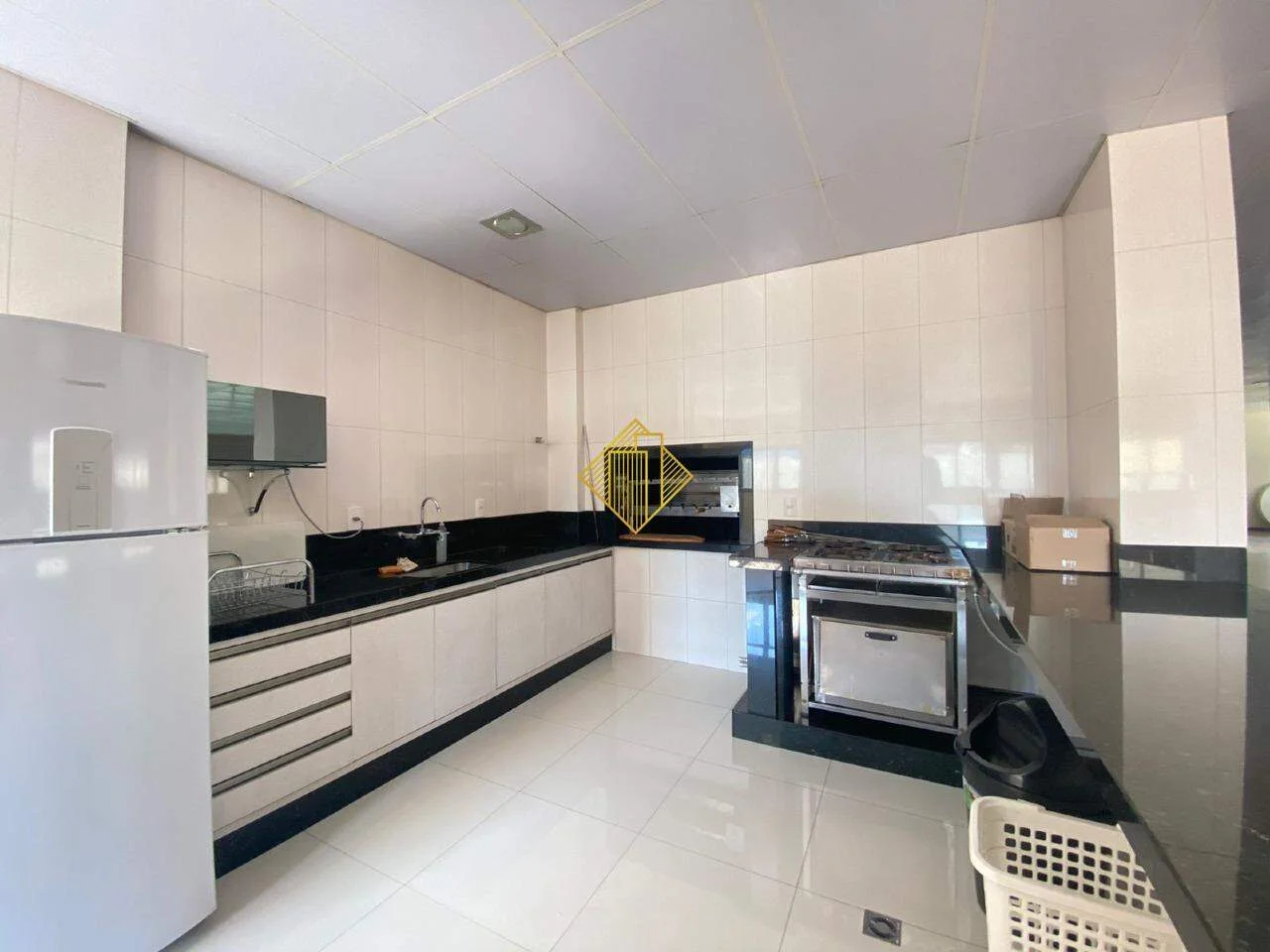 Apartamento Centro Cascavel | 1 Suíte + 3 Quartos | 2 Vagas |