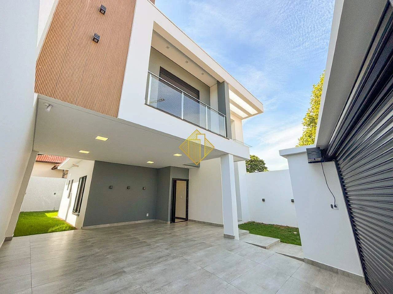 SOBRADO BEM LOCALIZADO COM 1 SUÍTE E 2 QUARTOS NA VILA INDUSTRIAL, TOLEDO-PR