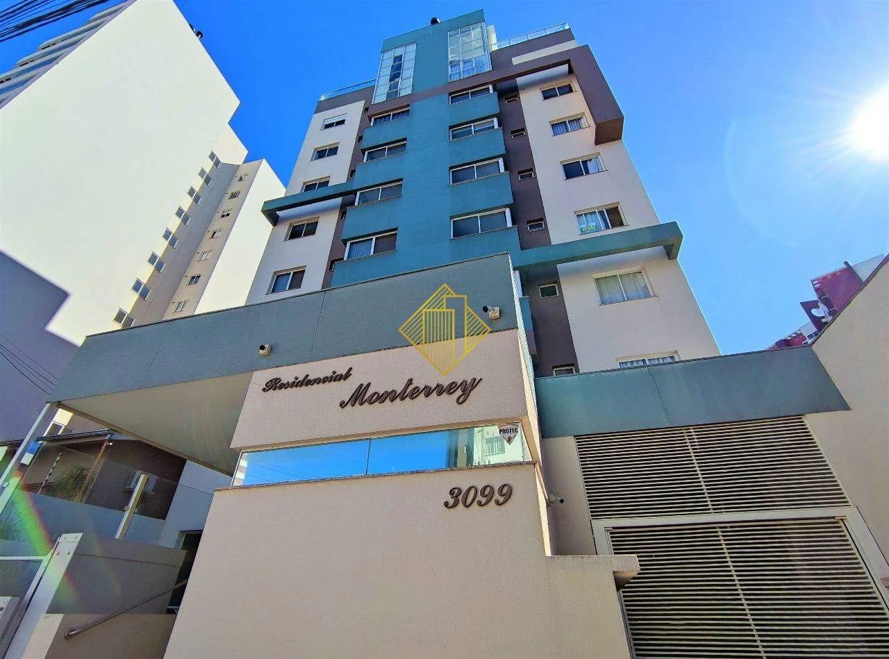 Apartamento Centro com três dormitórios