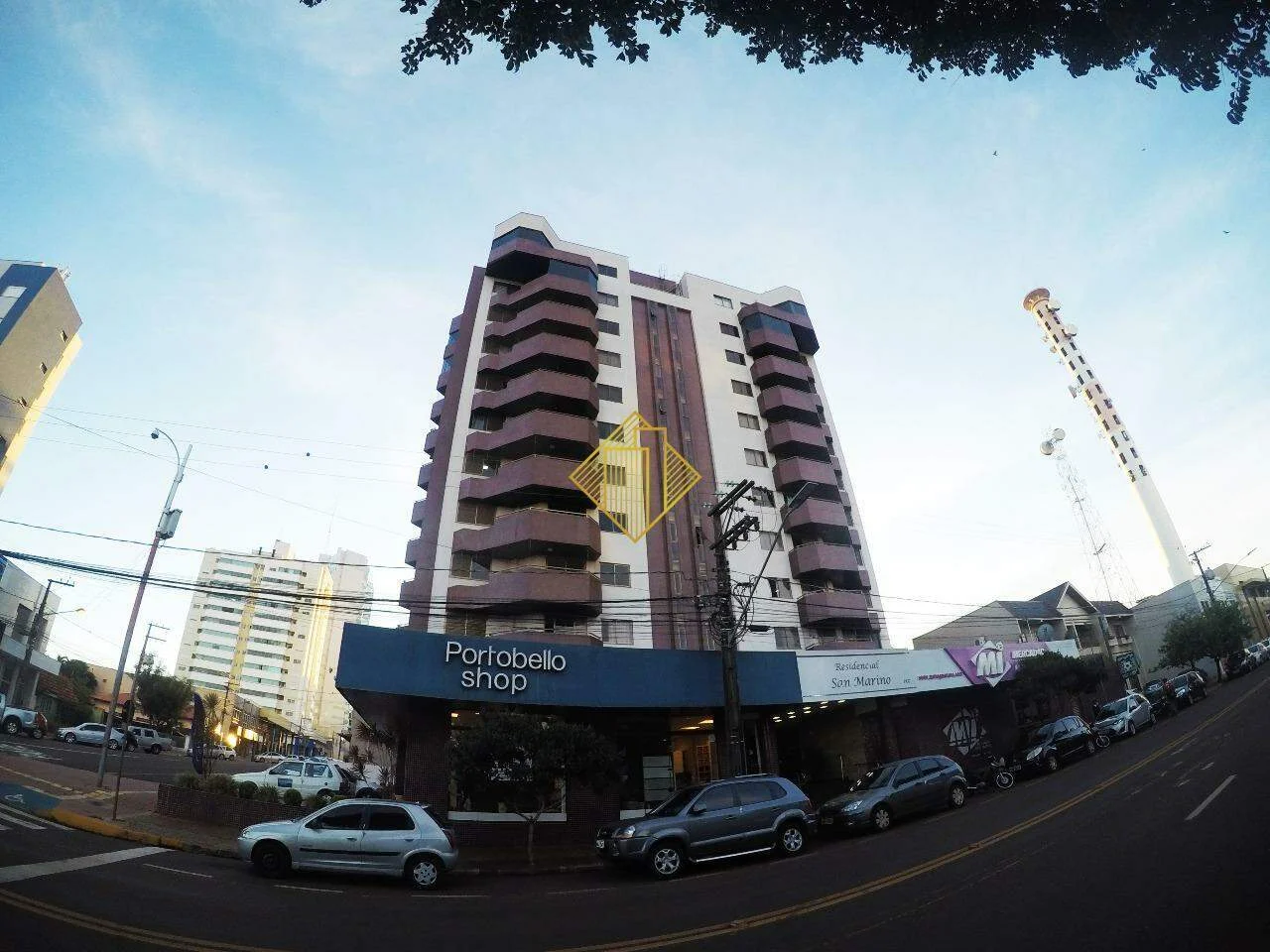 Apartamento à venda, 2 quartos, 1 suíte, 2 vagas, Centro - Toledo/PR