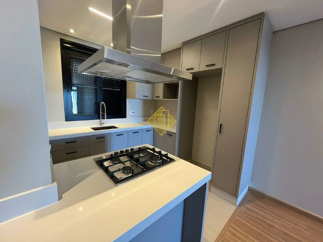APARTAMENTO PRÓXIMO AO LAGO MUNICIPAL EM TOLEDO PARANÁ
