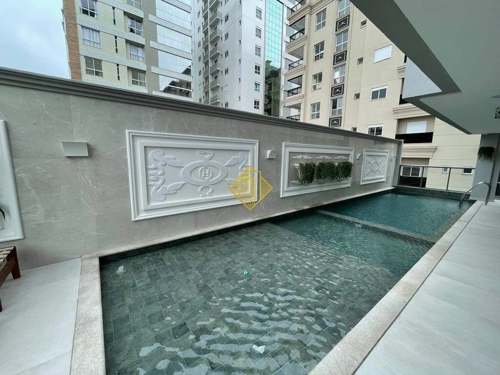 Apartamento à venda, 3 quartos, 3 suítes, 2 vagas, Meia Praia - Itapema/SC
