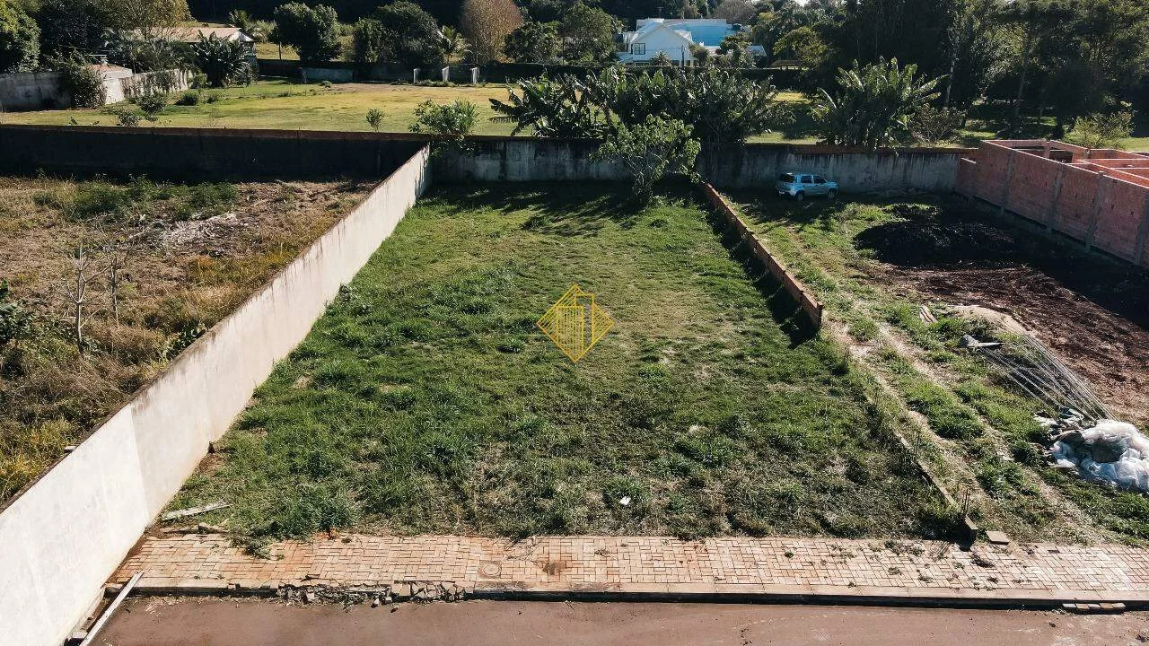 **TERRENO EM CONDOMÍNIO FECHADO, TOLEDO-PR**