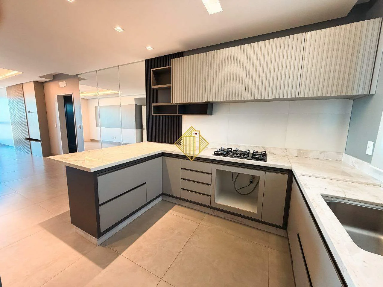 APARTAMENTO NO CENTRO DE TOLEDO COM ACADEMIA EM TOLEDO-PARANÁ