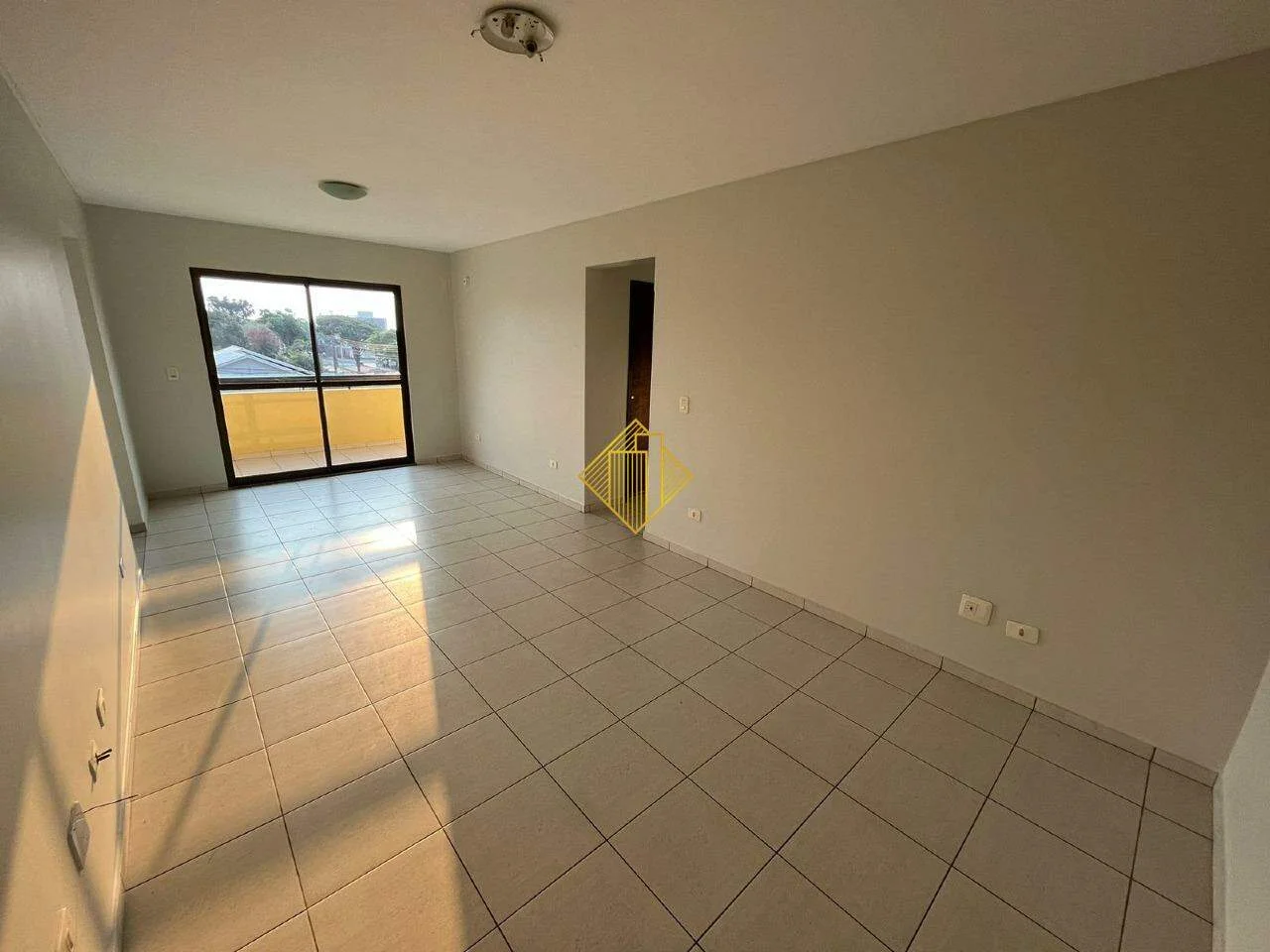 APARTAMENTO COM SUITE MAIS 2 QUARTOS NA VILA INDUSTRIAL EM TOLEDO PARANÁ