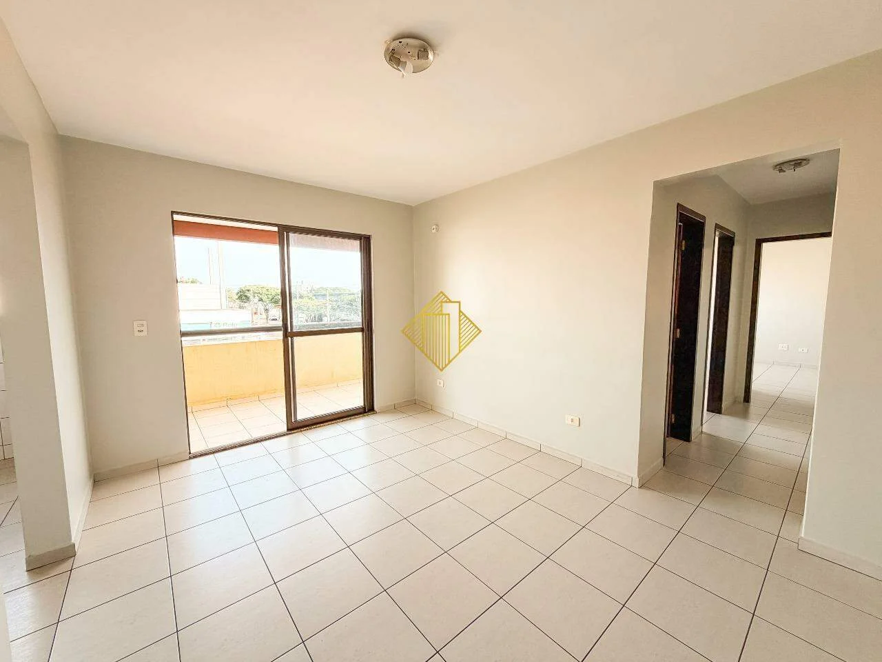 APARTAMENTO COM SUITE MAIS 2 QUARTOS NA VILA INDUSTRIAL EM TOLEDO PARANÁ
