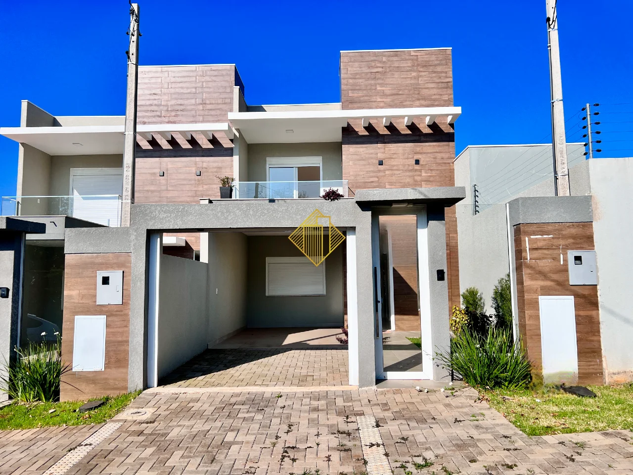 Sobrado à venda, 3 quartos, 1 suíte, 2 vagas, Cancelli - Cascavel/PR