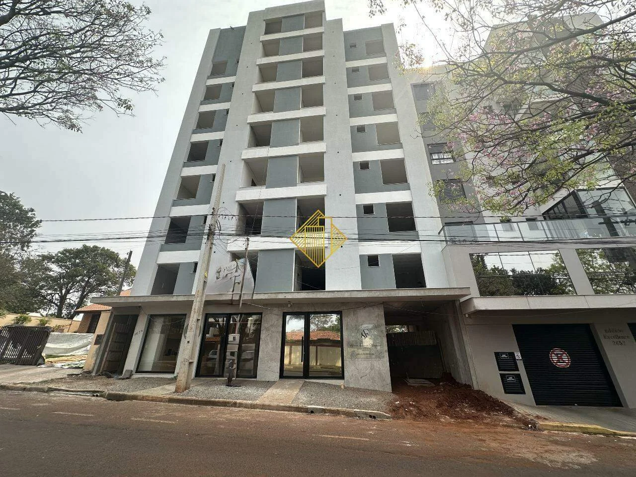 APARTAMENTO NO JARDIM LA SALLE, TOLEDO-PR, COM 02 SUÍTES