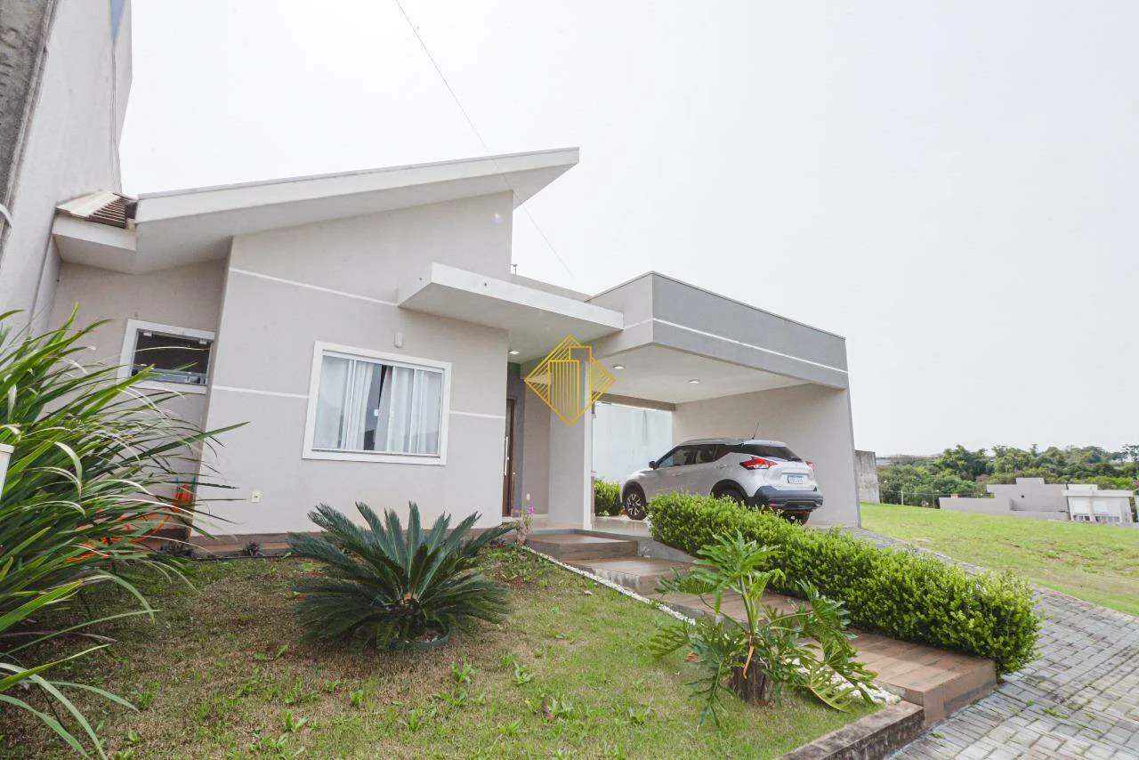LINDA CASA TERREA EM CONDOMÍNIO EM CASCAVEL PR