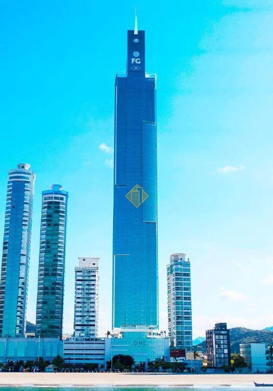 OPORTUNIDADE - APARTAMENTO Á VENDA NO ED. ONE TOWER 04 SUÍTES E 4 VAGAS DE GARAGEM - CENTRO DE BALNEÁRIO CAMBORIÚ/SC