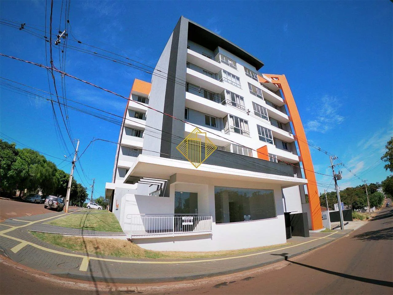 **APARTAMENTO COM 01 SUÍTE E 01 QUARTO NA VILA INDUSTRIAL, TOLEDO - PR**
