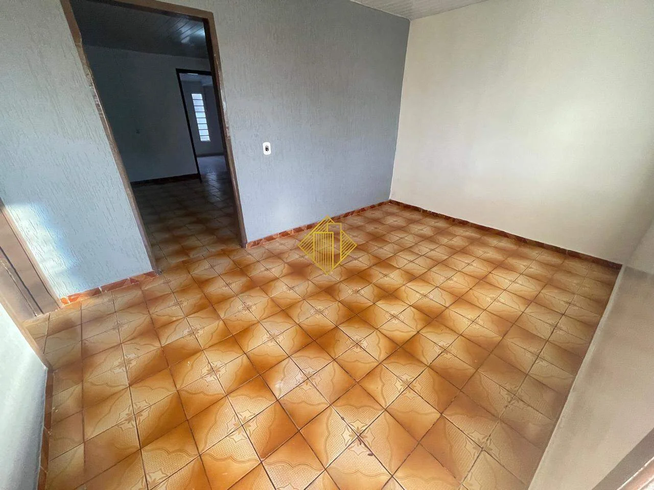 LOCAÇÃO DE UMA CASA JUNTO COM UMA KITNET E SALA COMERCIAL EM TOLEDO-PARANÁ