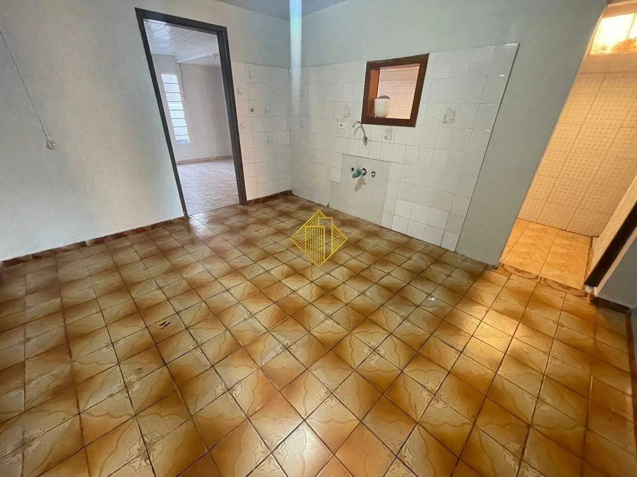 LOCAÇÃO DE UMA CASA JUNTO COM UMA KITNET E SALA COMERCIAL EM TOLEDO-PARANÁ