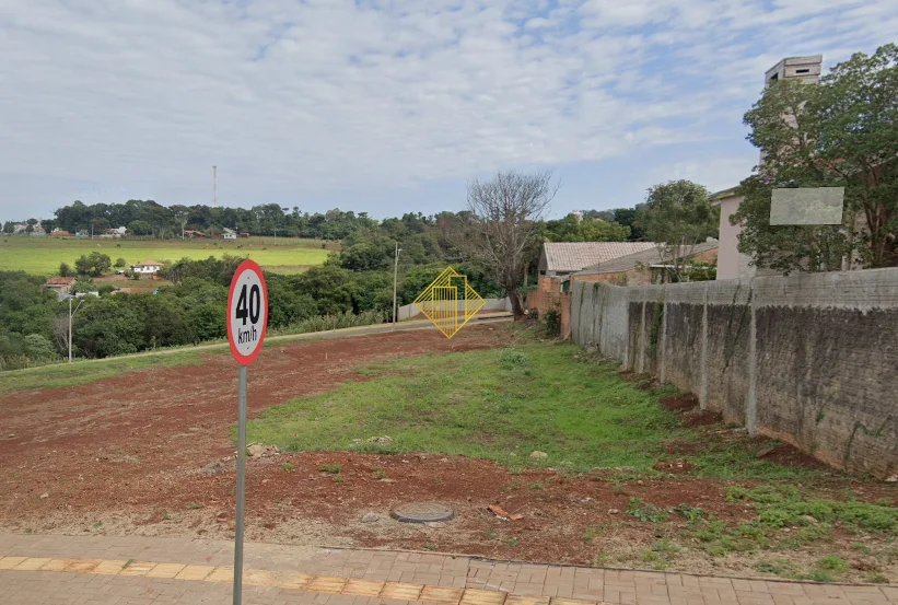 LOTE AMPLO NO CENTRO, TOLEDO-PR