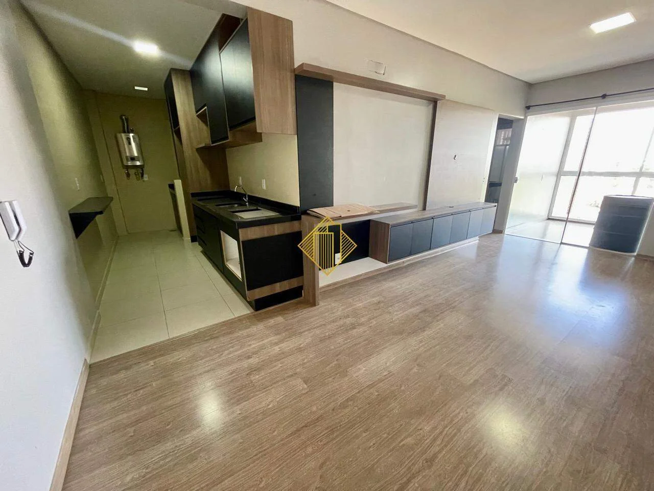 APARTAMENTO COM 1 SUÍTE E 1 QUARTO PARA LOCAÇÃO NA VILA INDUSTRIAL EM TOLEDO - PARANÁ