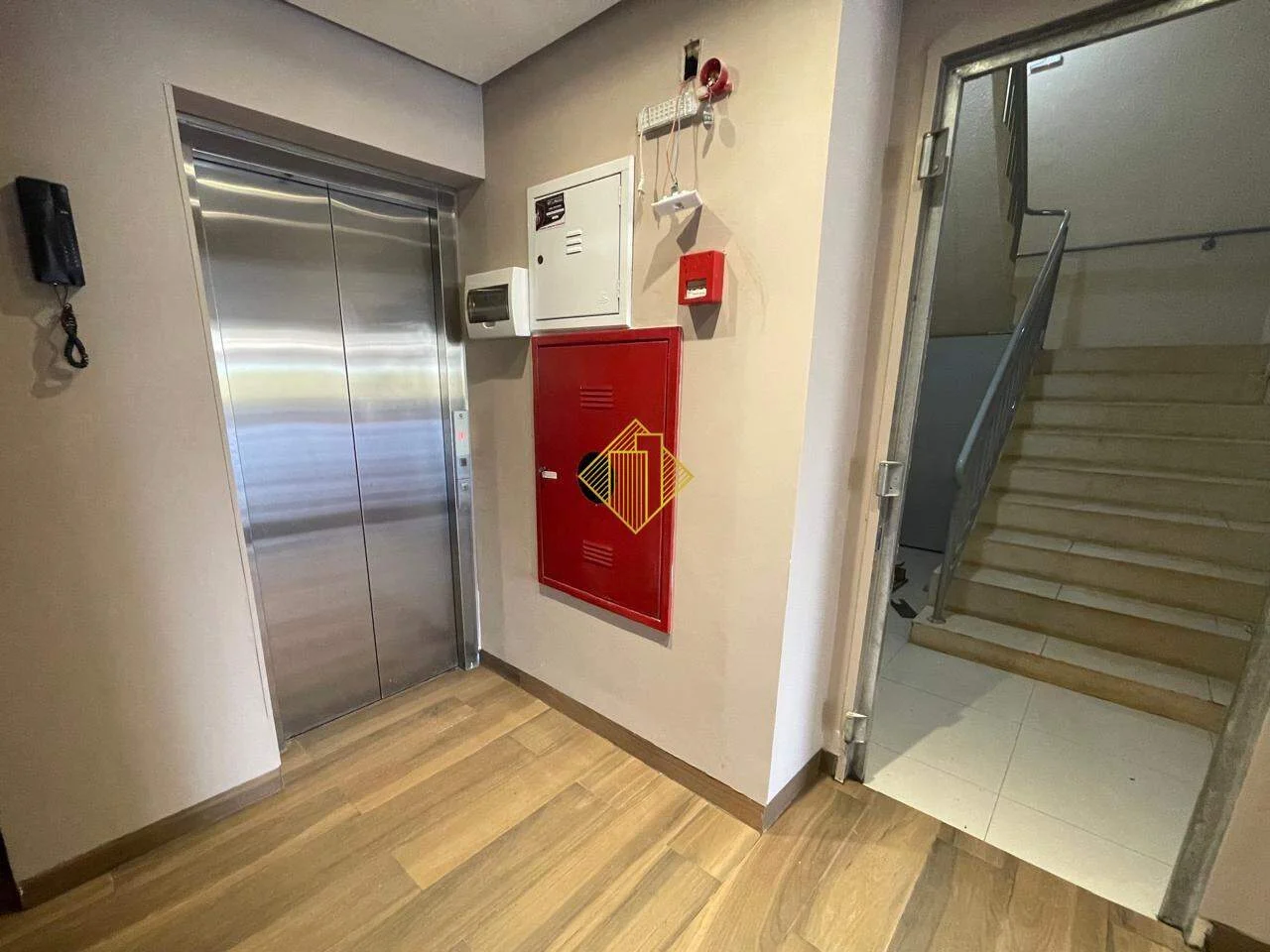 APARTAMENTO COM 1 SUÍTE E 1 QUARTO PARA LOCAÇÃO NA VILA INDUSTRIAL EM TOLEDO - PARANÁ