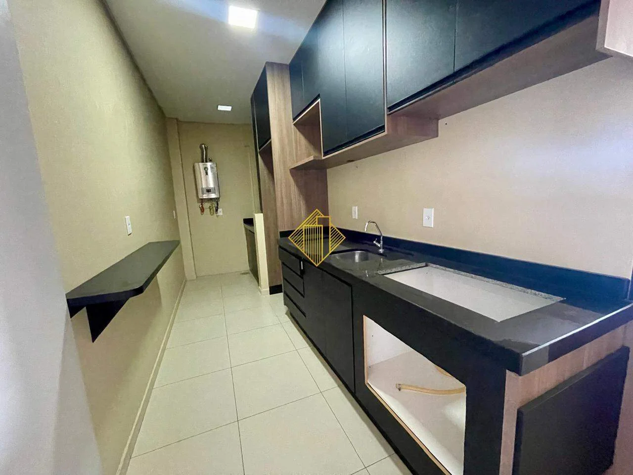 APARTAMENTO COM 1 SUÍTE E 1 QUARTO PARA LOCAÇÃO NA VILA INDUSTRIAL EM TOLEDO - PARANÁ
