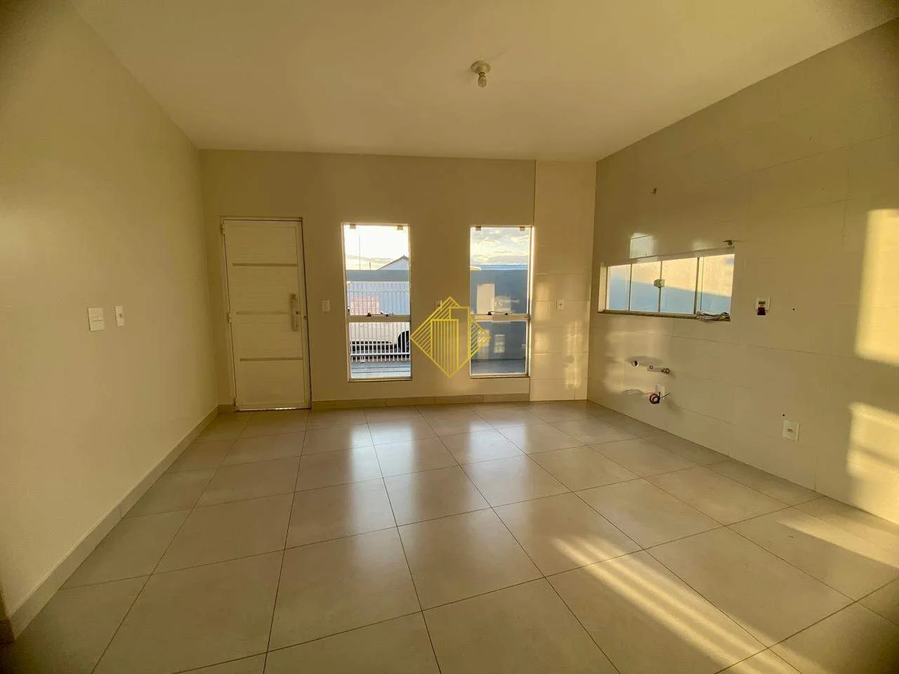 Casa para aluguel, 3 quartos, 2 vagas, Barcelona - Cascavel/PR