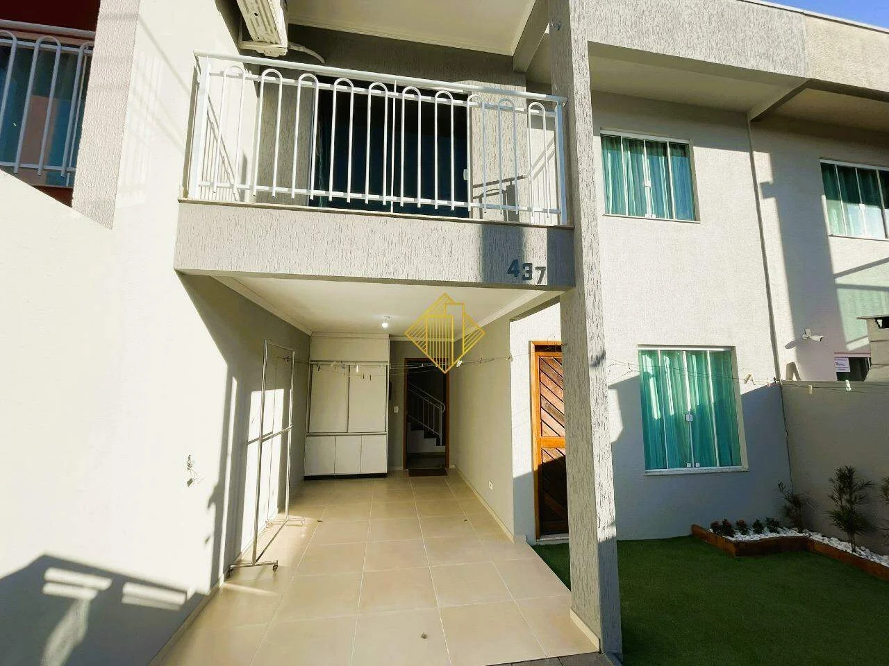 SOBRADO À VENDA, 1 SUÍTE, 2 QUARTOS, JARDIM GISELA - TOLEDO PR