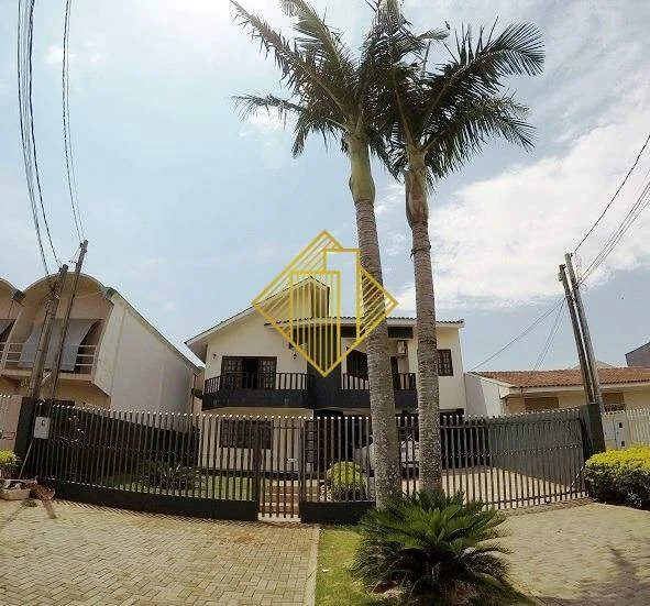 Sobrado à venda, 2 quartos, 2 suítes, 6 vagas, Coqueiral - Cascavel/PR