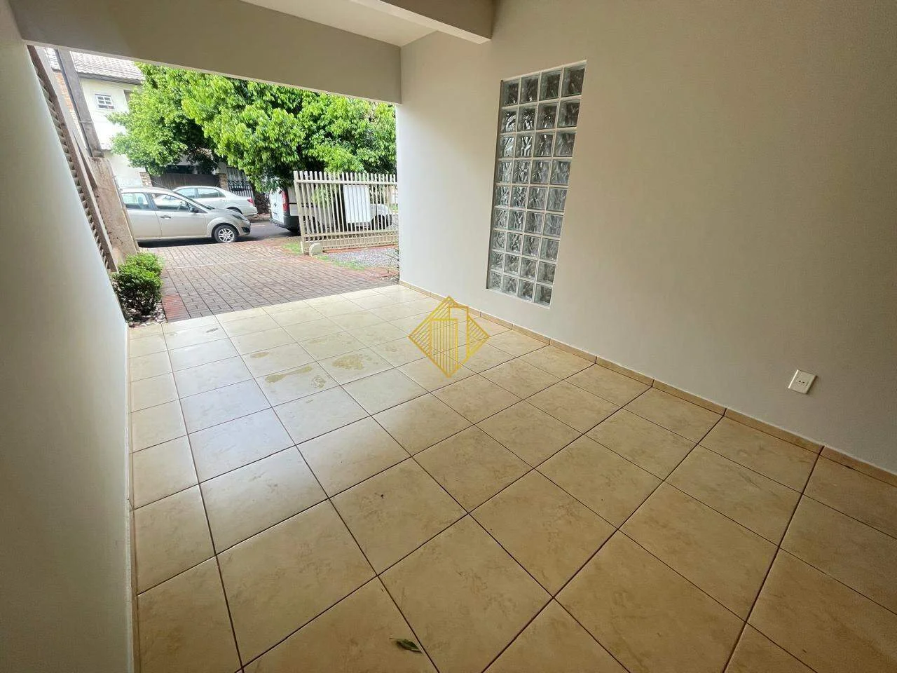 SOBRADO PARA LOCAÇÃO COM 1 SUÍTE E 2 QUARTOS NO JARDIM PANCERA EM TOLEDO - PARANÁ