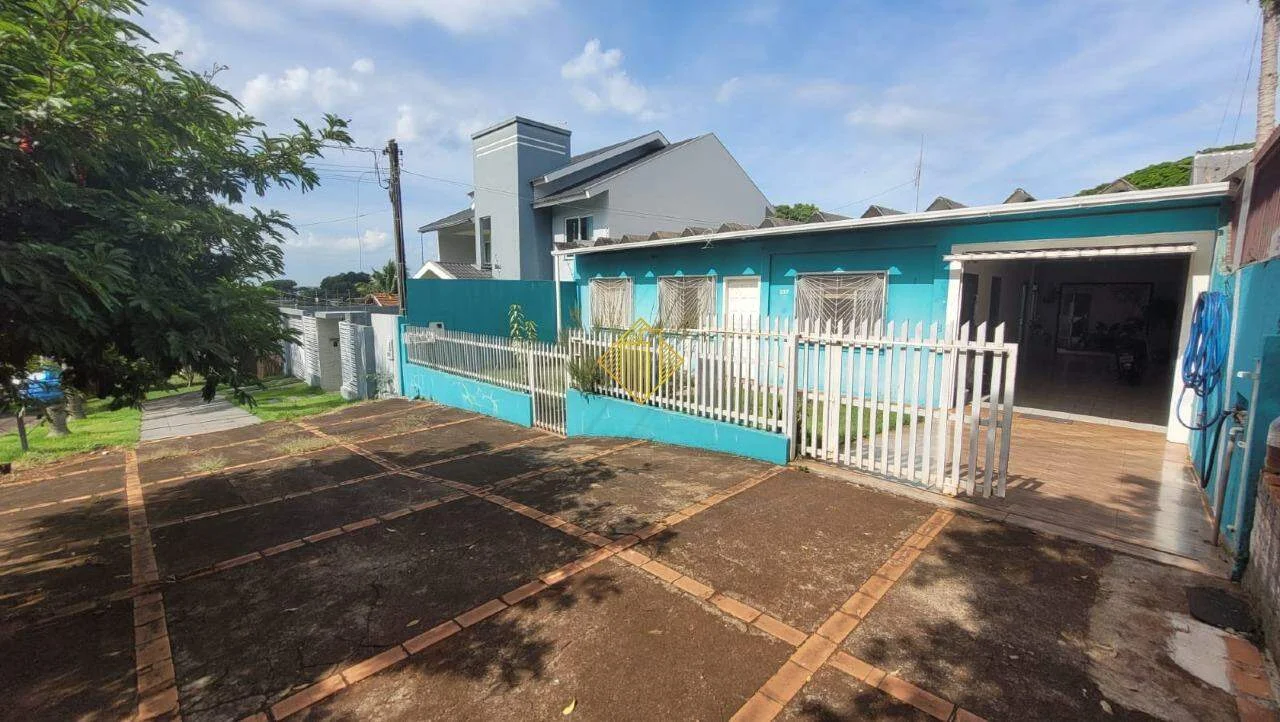 Casa à venda, 3 quartos, 2 vagas, Centro - Toledo/PR
